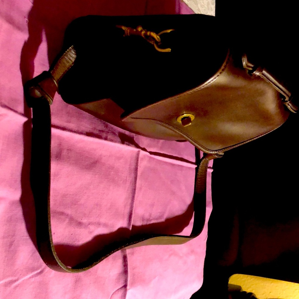 1 Coach brown leather purse, medium,good condition